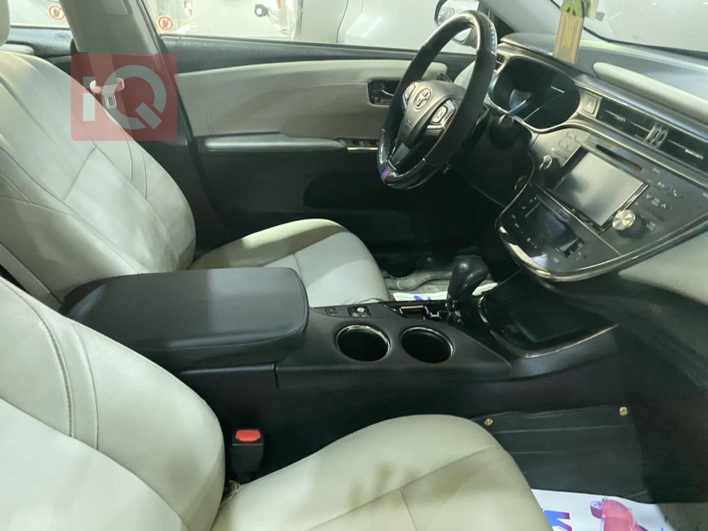 تويوتا أفالون